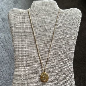 GUC BCBGMax Azria Gold Pisces Constellation Necklace